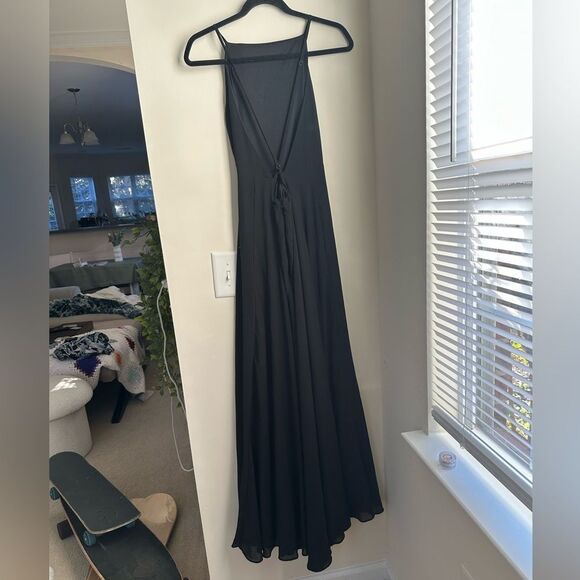 Black full length goth flowy backless maxi dress - Picture 13 of 13